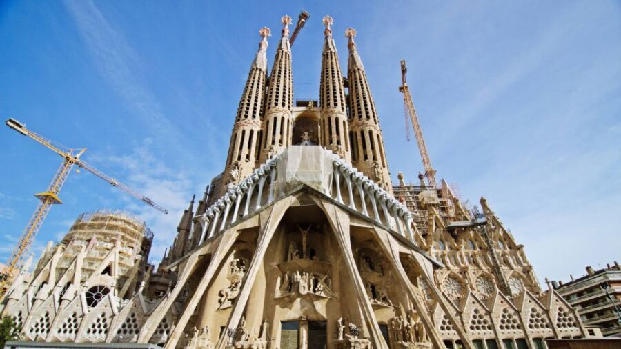 Barcelona & Sagrada Familia Half-Day Tour with Hotel Pickup - Hotel pickup and the private minivan: fewer stress points, more daylight for you