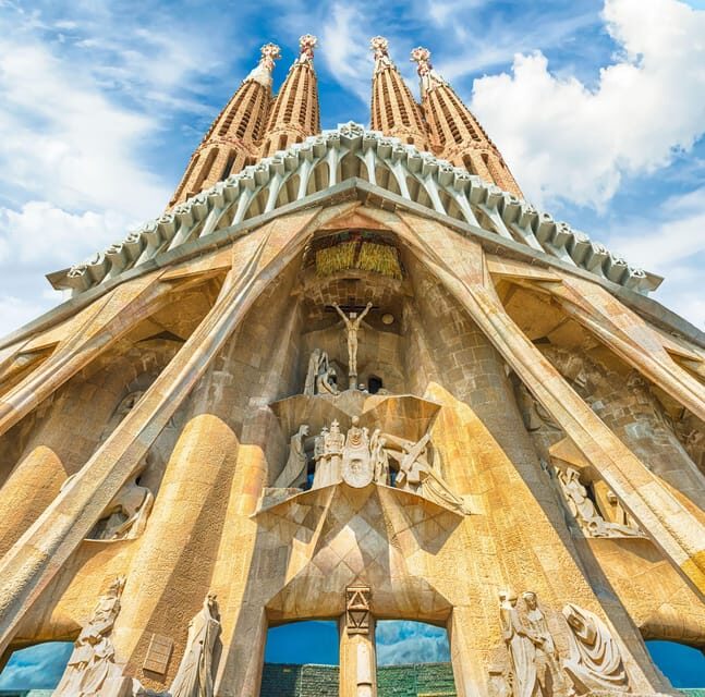 Barcelona: Sagrada Familia & Park Güell Guided Tour & Ticket - Should you book this Sagrada Família & Park Güell guided combo?