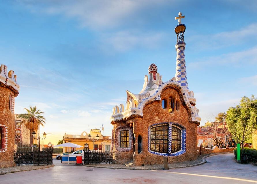 Barcelona: Sagrada Familia & Park Güell Guided Tour & Ticket - How this 3.5-hour Gaudí combo fits your day