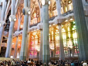 Barcelona: Sagrada Familia, Park Guell & Tapas Private Tour - Getting oriented fast: meeting point to Gothic Quarter flow