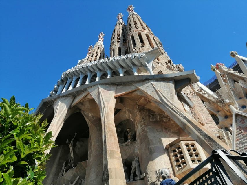 Barcelona: Sagrada Familia Skip-the-Line Guided Tour - Security and Dress Code: Small Rules, Big Reality Check