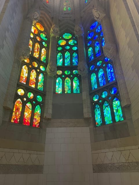 Barcelona: Sagrada Familia Skip-the-Line Guided Tour - Passion Façade: The Drama—and a Reminder It Was Built After Gaudí