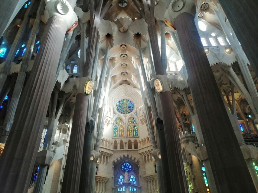 Barcelona: Sagrada Familia Skip-the-Line Guided Tour - What the Tour Pace Feels Like (and Why Small Groups Help)