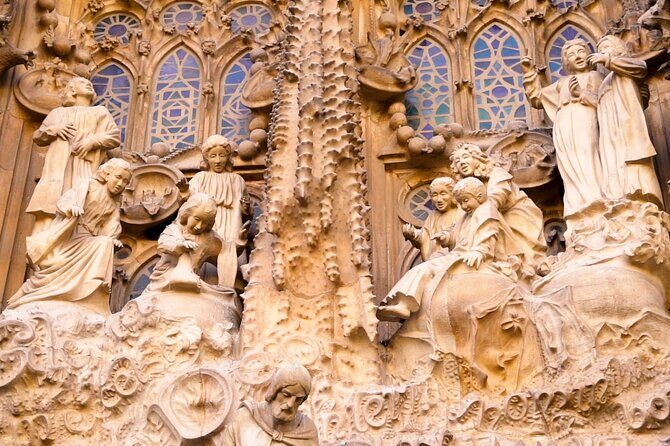 Barcelona: Sagrada Familia Skip-the-Line Guided Tour and Tickets - Dress code and ID rules: the stuff that can derail your day