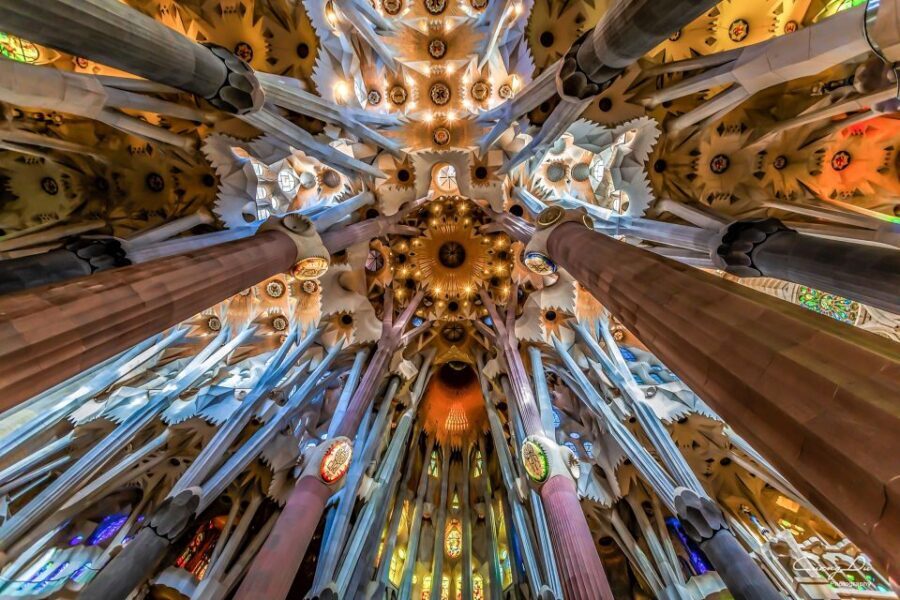Barcelona: Sagrada Família Skip the Line Tour & Entry Ticket - Dress Code and On-Site Reality Checks