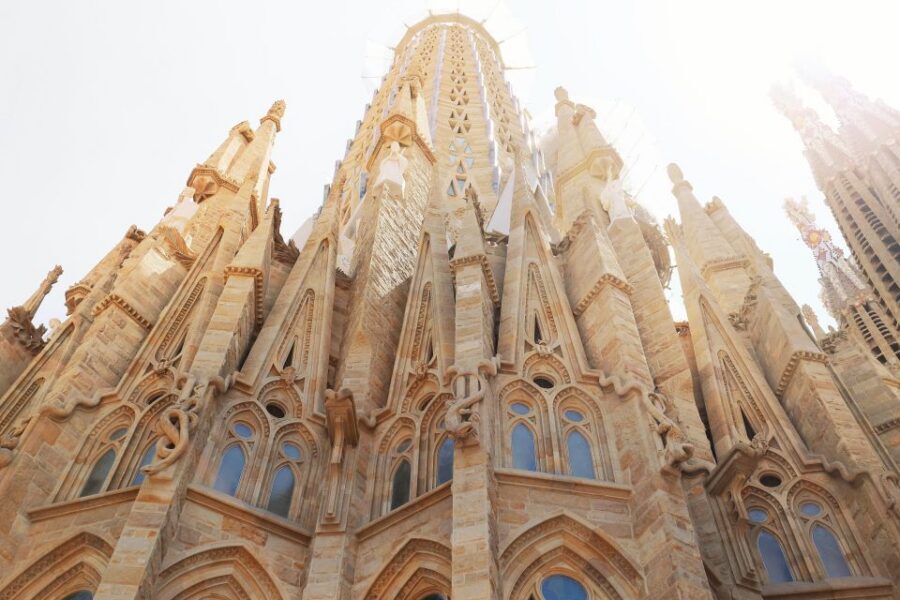 Barcelona: Sagrada Familia Small Group Guided Tour - Sagrada Familia basics: what this tour actually helps you see