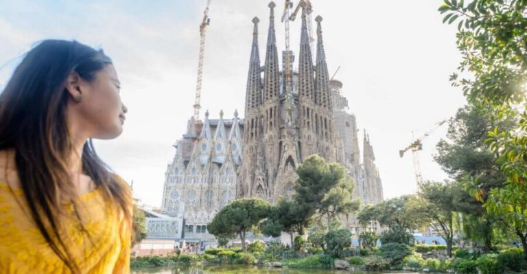 Barcelona: Sagrada Familia Tour & Optional Tower Visit - Museum Gaudí under the basilica: the part that makes Gaudí feel human