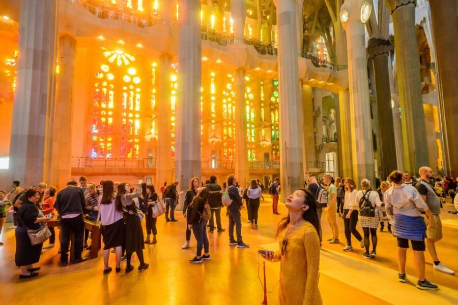 Barcelona: Sagrada Familia Tour & Optional Tower Visit - Should you book the Sagrada Familia Tour & Optional Tower Visit?