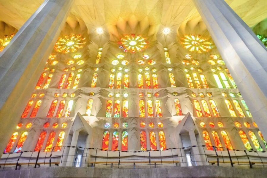 Barcelona: Sagrada Familia Tour with Optional Tower Access - Who should book this, and who might pass
