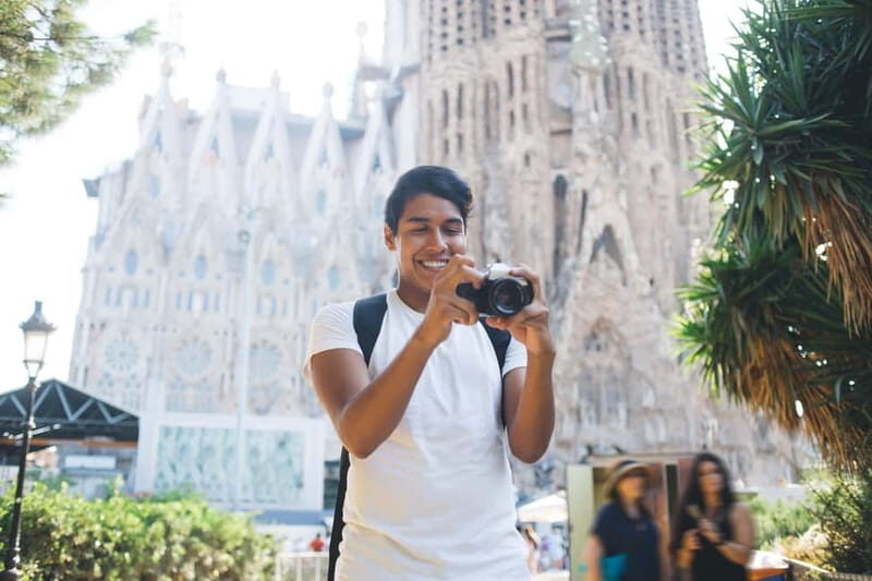 Barcelona: Sagrada Familia Tour with Skip-the-Line Access - Why this Sagrada Familia tour beats a self-guided visit