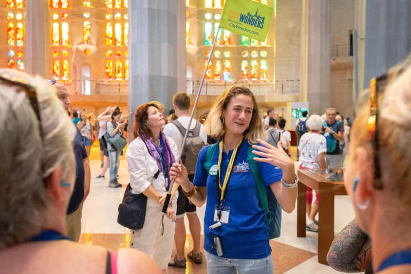 Barcelona: Sagrada Familia Tour with Skip-the-Line Access - How your guide changes the whole experience
