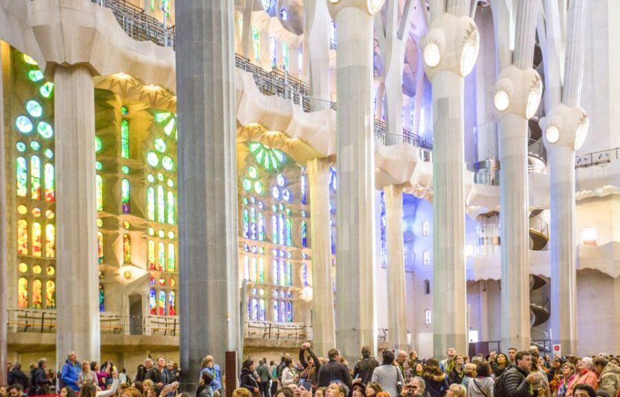 Barcelona: Sagrada Familia with Towers and Park Güell Tour - Key things I’d plan for