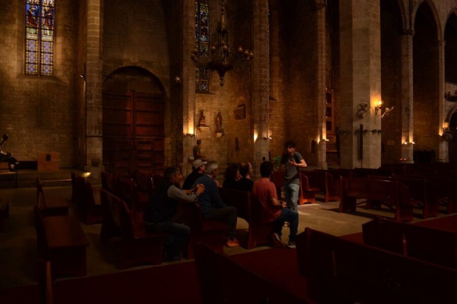 Barcelona: Santa Maria del Mar Tour & Terrace Access - Hidden corners, crypt vibes, and the Gothic details you’ll actually remember