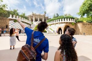 Barcelona: Skip-the-Line Gaudi's Park Guell Guided Tour - Meeting at Ctra. del Carmel and How the Tour Actually Runs