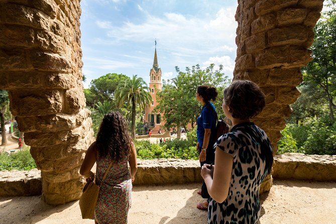 Barcelona: Skip-the-Line Gaudi's Park Guell Guided Tour - The Monumental Zone: Serpentine Bench and El Drac Up Close