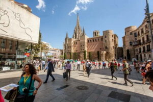 Barcelona: Small Group Picasso Tour with Picasso Museum - Starting at Plaça de Catalunya: your meeting point plan