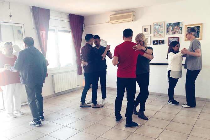 Barcelona Tango Lesson, where passion meets fun - Drinks Included: Bottomless Vibe, Practical Refocus