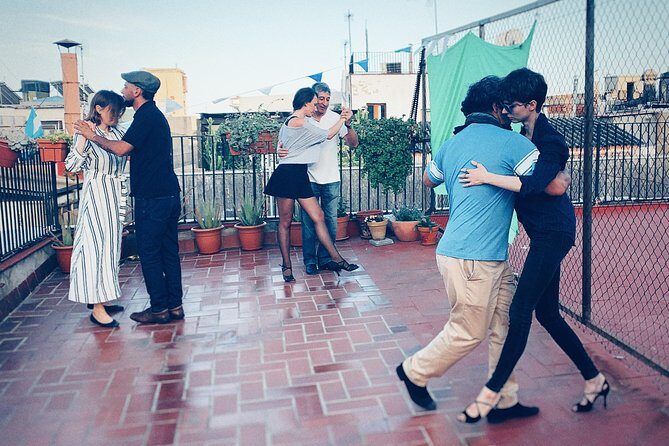 Barcelona Tango Lesson, where passion meets fun - What Happens First: Welcome Drinks and a Quick Confidence Check