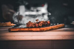 Barcelona Tapas Walking Tour: Food, Wine & History - Meeting at Travellers Nest and the 3-hour rhythm
