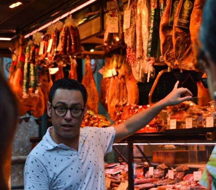 Barcelona: Tapas Walking Tour with Food, Wine, and History - Your guide shapes the whole night