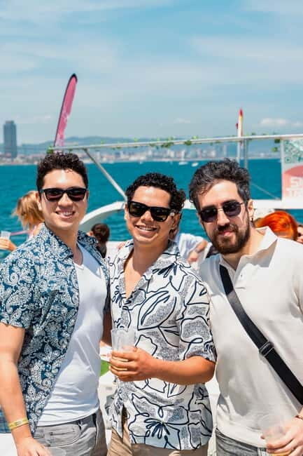 Barcelona: The Original Barcelona Boat Party - Two hours of sea views plus a DJ soundtrack