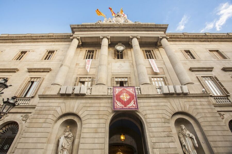 Barcelona: “The Shadow of the Wind” Literary Walking Tour - St. Mary of the Sea, Picasso Museum, and the Art of Spotting Connections
