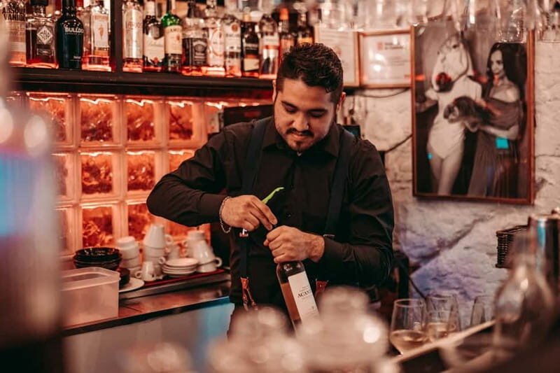 Barcelona: Tipsy Tapas & History Tour in the Gothic Quarter - How the 3-Hour Format Keeps You Full (and Not Exhausted)