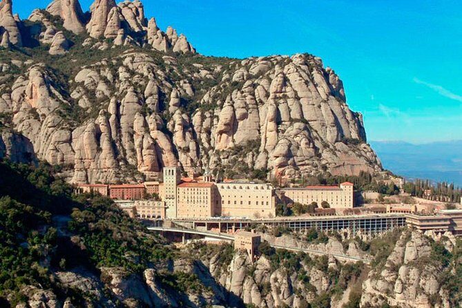 Barcelona to Montserrat Monastery: Tour, Transfers & Basilica - Stop 3: Montserrat for Views, Footpaths, and a Final Hour