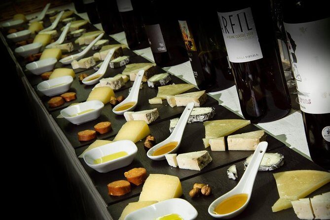 Barcelona: Wine Tasting and 5 Course Tapas Pairing Dinner - Why Vivinos Wine Bar makes this dinner work in Barcelona