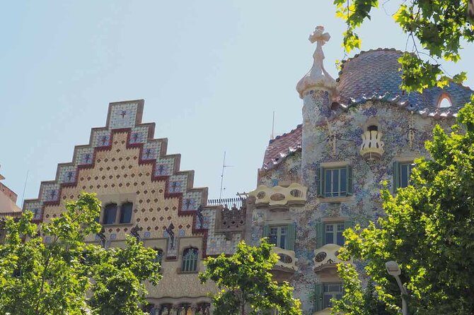 Barcelona's Original Bike Tour in English - Staying Safe in Barcelona: Traffic Briefing and Route Choices