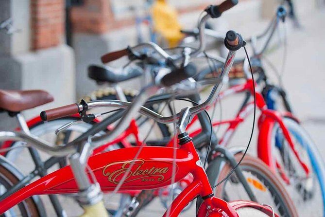 Barcelona's Original Bike Tour in English - The People Factor: Guides Who Make the City Make Sense