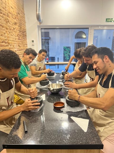 Bean to Bar Chocolate Workshop in Barcelona - Where the class starts: Kina Chocolates, Barcelona