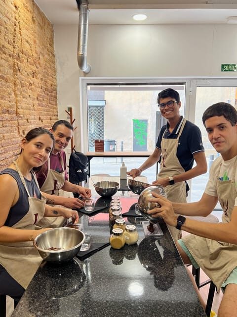 Bean to Bar Chocolate Workshop in Barcelona - The 2-hour flow: from cocoa pod to take-home bar