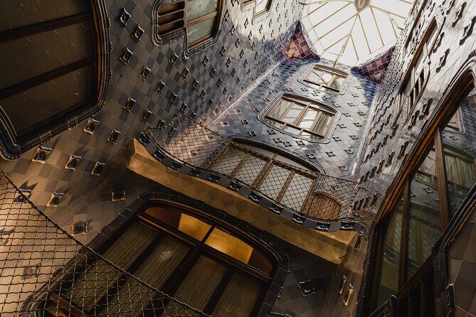 Complete Gaudi Tour: Casa Batllo, Park Guell & Sagrada Familia - Transfers, coffee breaks, and how to avoid end-of-day exhaustion