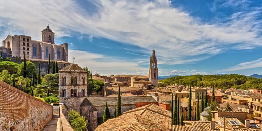 From Barcelona: Girona, Figueres, Dalí Museum, and Cadaqués - From Plaça d’Anna Lizaran to the first stop in Girona