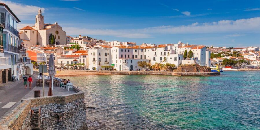 From Barcelona: Girona, Figueres, Dalí Museum, and Cadaqués - A practical packing list for a Girona–Figueres–Cadaqués day