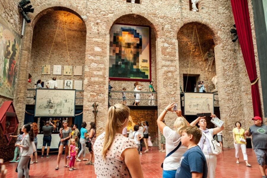 From Barcelona: Girona Guided Tour & Dalí Museum in Figueres - Onyar River Postcards and the Game of Thrones Connections