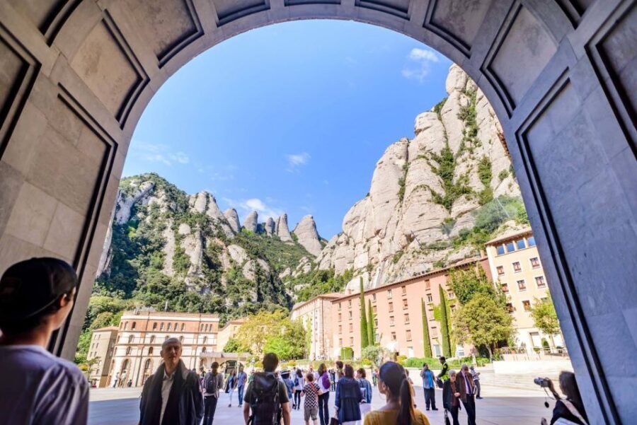 From Barcelona: Half-Day Montserrat & Horse Riding Tour - The minibus ride: fast, comfy, and timed well