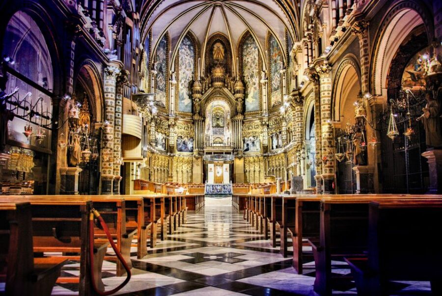 From Barcelona: Montserrat Day Trip with Optional Tickets - Basilica visit and La Moreneta: what to expect when you see the sanctuary area