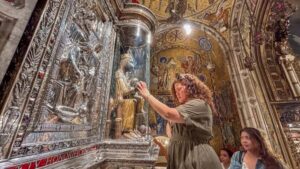 From Barcelona: Montserrat Tour, Rack Railway & Licor Taste - Meeting at Estació de França (and How to Not Miss the Start)