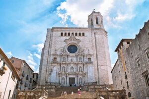 From Barcelona: Private Girona and Figueres with Dali Museum Tour - Girona’s medieval core: cathedral scale and the feeling of old lanes