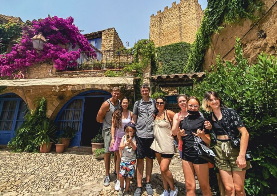 From Barcelona: Small Group to Girona and Costa Brava - Coffee stop and the Girona Xuixo: what to expect