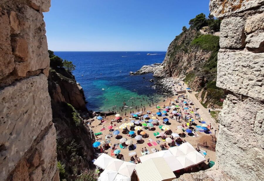 From Barcelona: Tossa de Mar Day Tour with Beach Time - Guides and Team Energy: Why the Day Feels Organized
