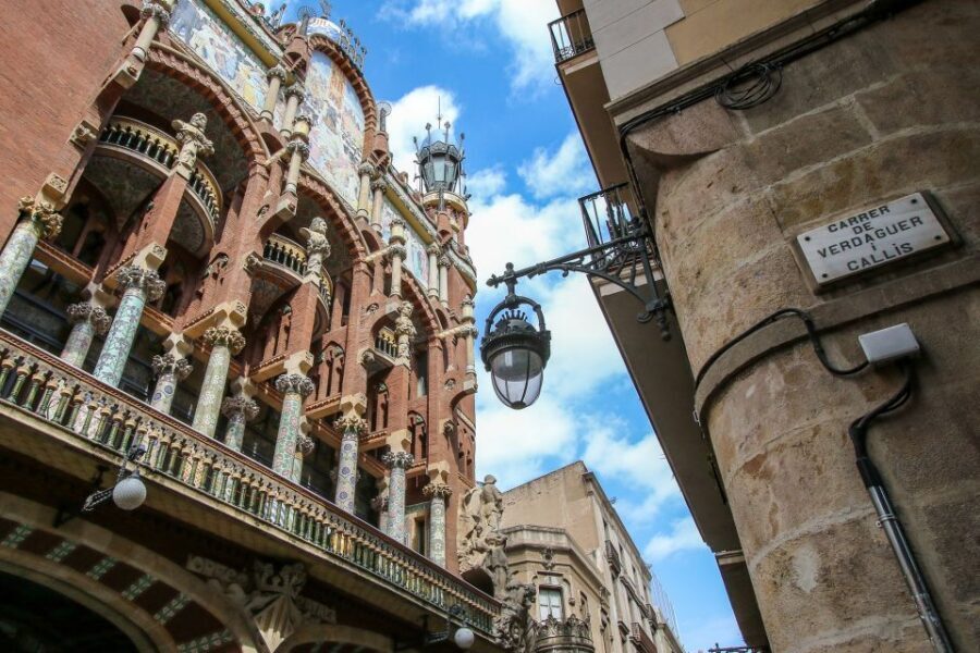 From Salou: Barcelona City Center Tour - From Salou hotel pickup to Barcelona center drop-off