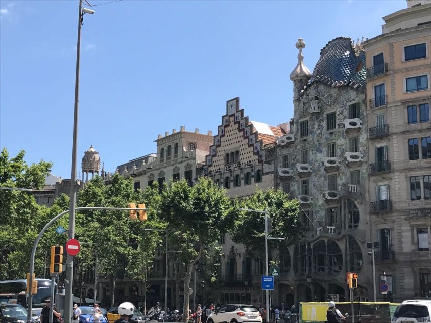 From Salou: Barcelona City Center Tour - Columbus and the harbor views: why this stop matters
