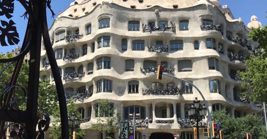 From Salou: Barcelona City Center Tour - Paseo de Gràcia and the shopping itch
