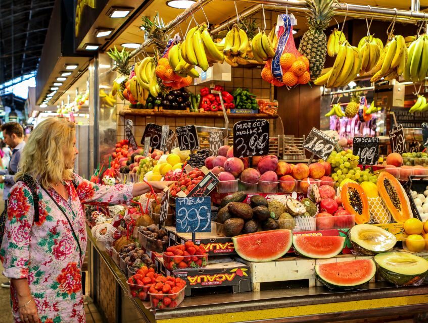 From Salou: Barcelona City Center Tour - Free time vs full city tour: choosing the right pace