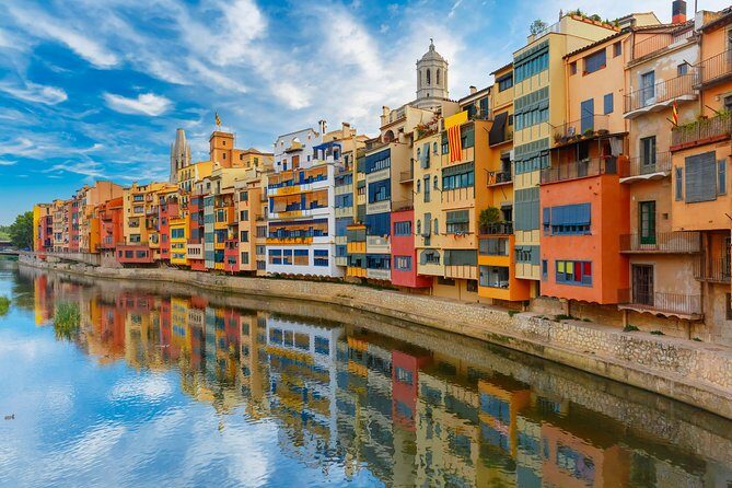Girona and Costa Brava Private Tour with Pick-up from Barcelona - Girona first: getting your bearings with the Onyar River bridges