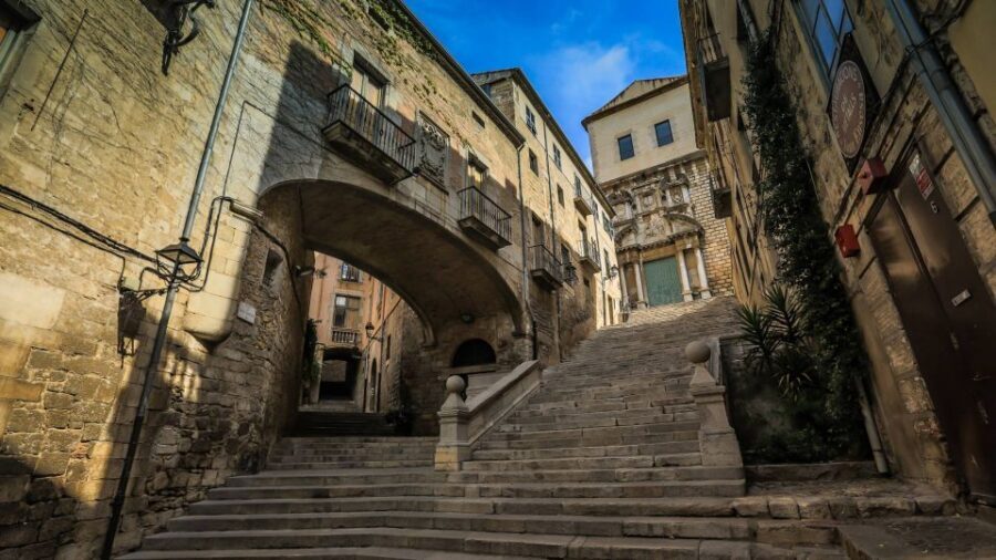 Girona and Figueres Full-Day Tour with Hotel Pick Up - Girona on foot: Jewish Quarter lanes, Roman leftovers, and the cathedral