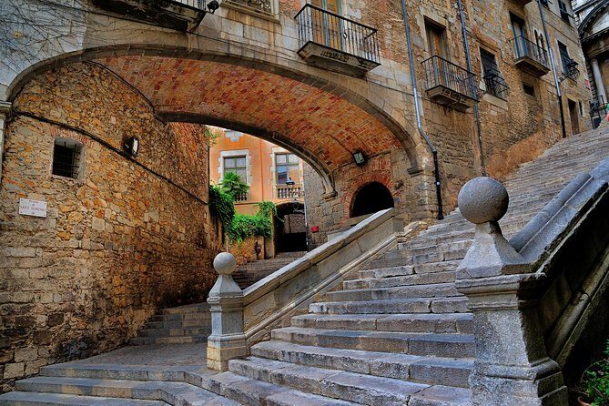 Girona & Costa Brava Small-Group Tour with Pickup from Barcelona - How the Guide Makes the Day Feel Like One Story
